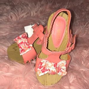 Oshkosh Coral Clogs NWT
